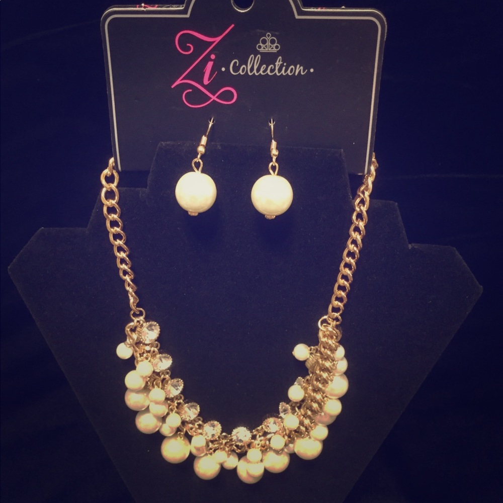 🆕 Pearl and rhinestone necklace with earrings